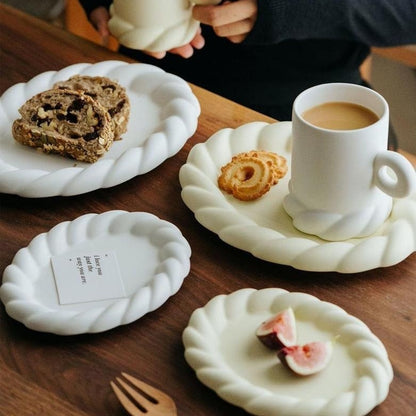 Ceramic dessert plate, view 2