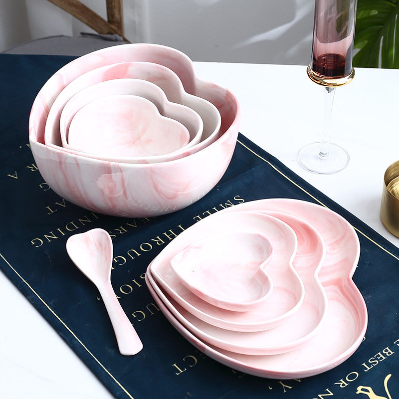 Heart-shaped spoon rest
