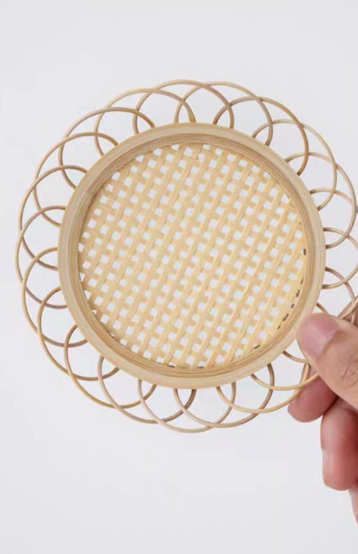 Retro woven coaster, view 3