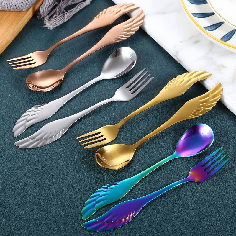 Winged spoon, view 3