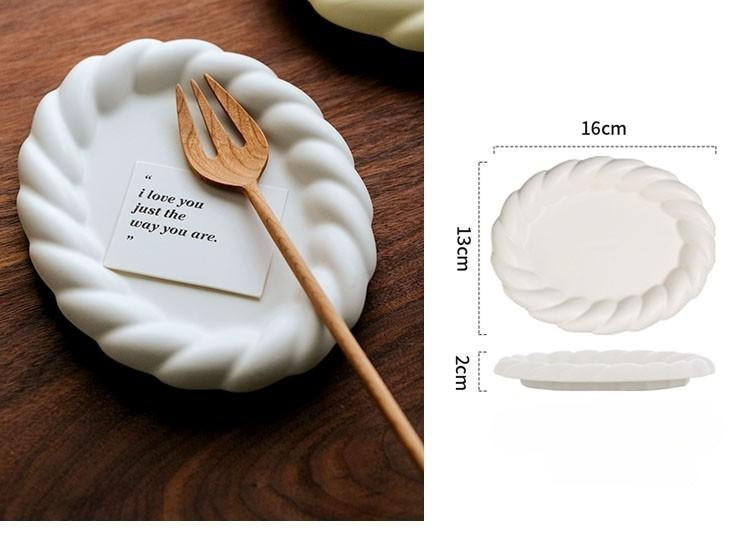 Ceramic dessert plate