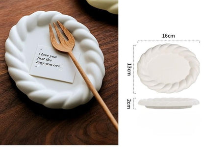 Ceramic dessert plate