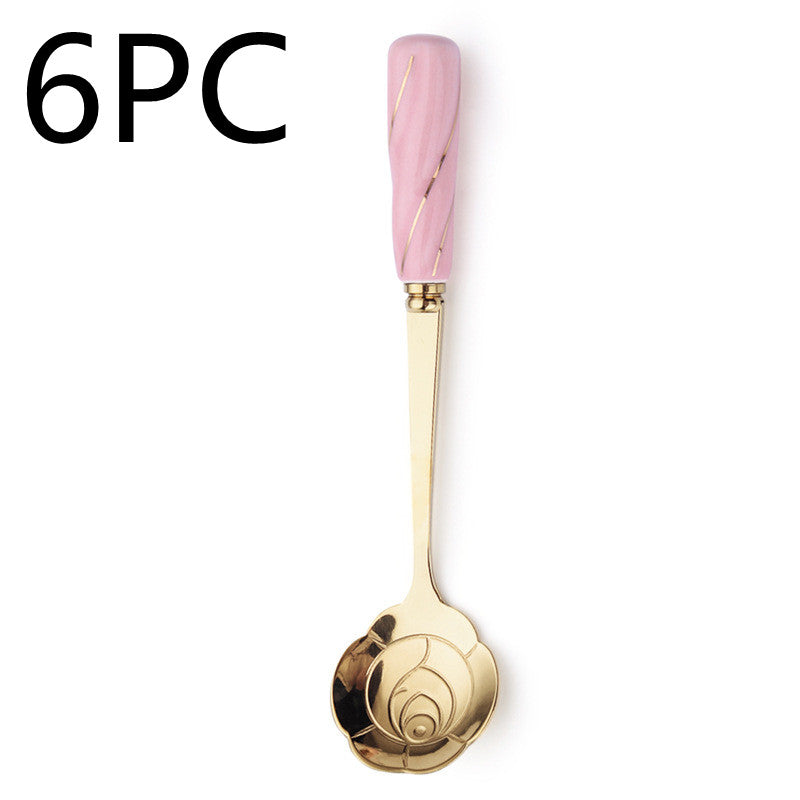 Flower-shaped spoon